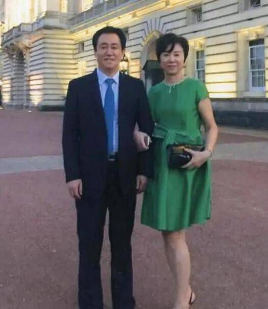 男模脱裤子全身精光