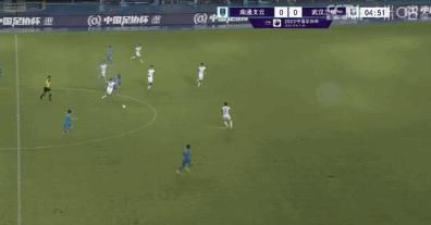 老板让秘书趴下露出屁股