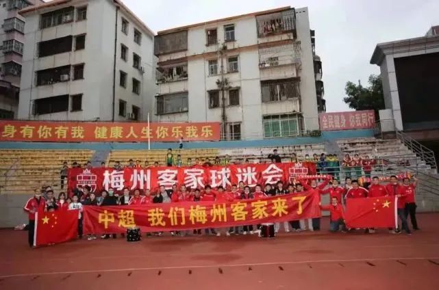 亚洲人成伊人成综合网久久久